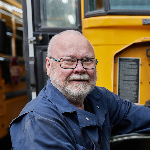 Jean-Rock Boutin - Équipe d'Autobus G. Ashby - Transport de groupe et scolaire dans la région des Cantons-de-l'Est